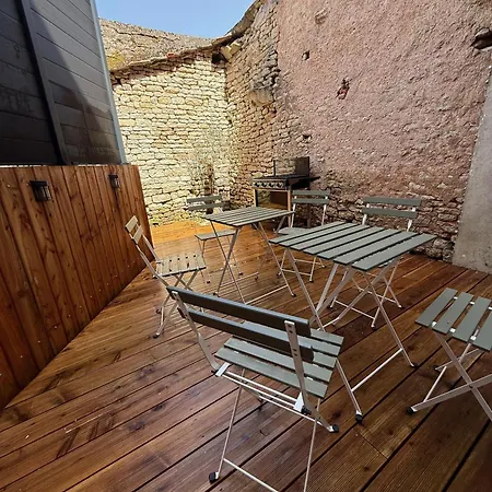 Au Petit Langres Logement Centre-Ville Exterior photo
